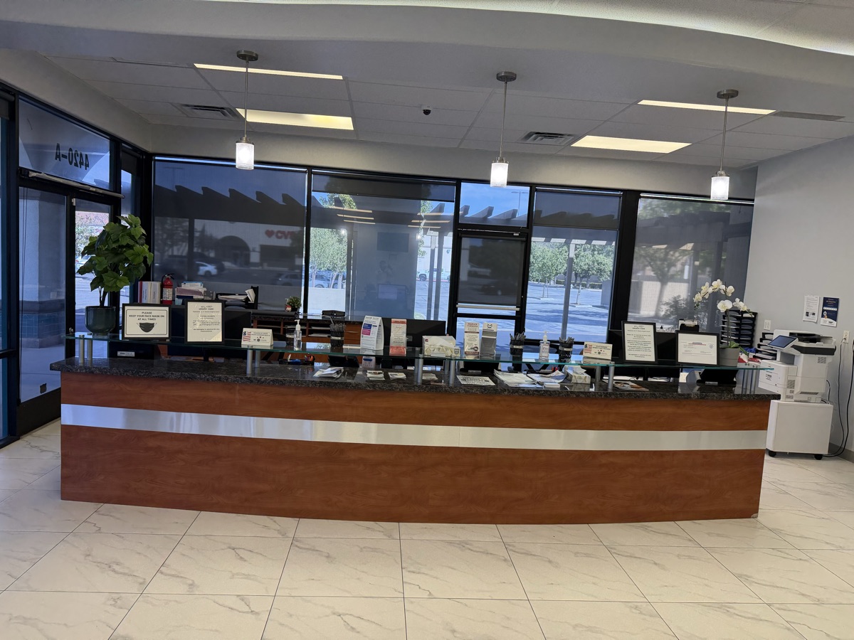Front desk and check-in area at the Coffee Road clinic